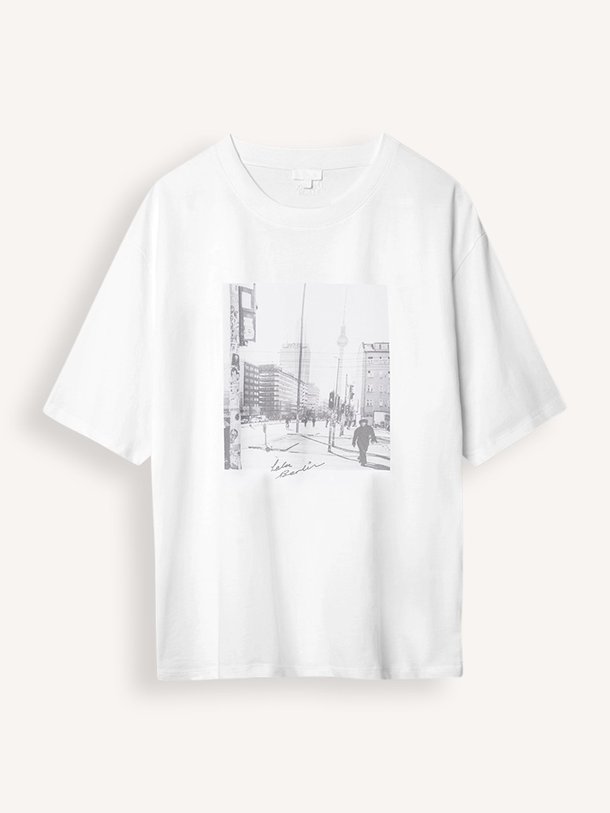Ontdek de Berlin katoenen T-shirt met print van Lala Berlin in de kleur Wit bij Orangebag. Op werkdagen voor 21:45 besteld, morgen in huis.