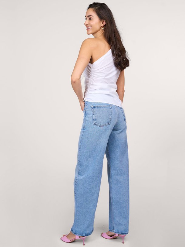 Ontdek de Haven katoenen one shoulder top met volant van Essentiel Antwerp in de kleur wit bij Orangebag. Op werkdagen voor 21:45 besteld, morgen in huis.