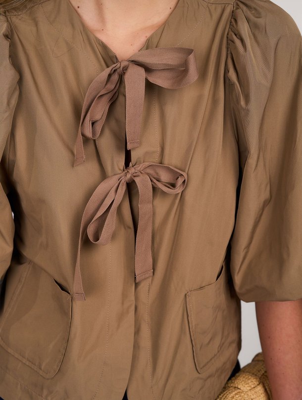 Ontdek de Geweven blouse van Summum in de kleur kaki bij Orangebag. Op werkdagen voor 21:45 besteld, morgen in huis.