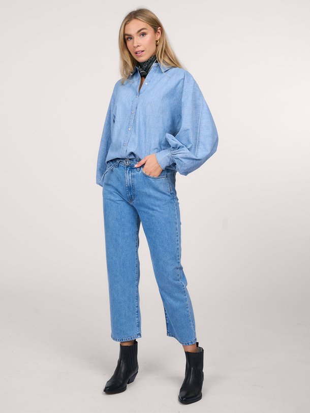 Ontdek de Brecker mid waist straight fit cropped jeans van Xirena in de kleur blauw bij Orangebag. Op werkdagen voor 21:45 besteld, morgen in huis.