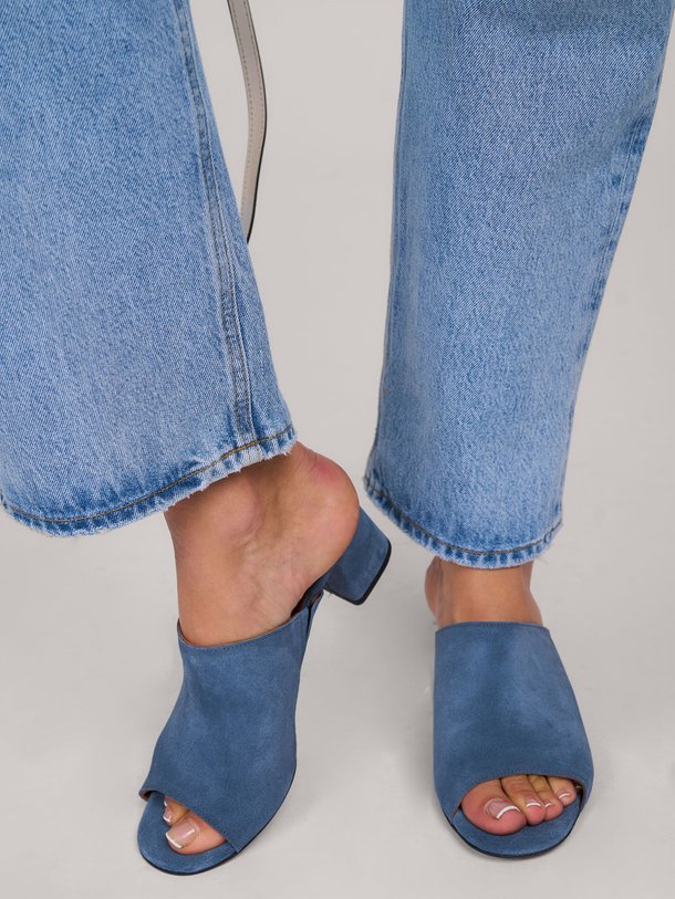 Ontdek de Horizon suède muiltjes van Anonymous Copenhagen in de kleur blauw bij Orangebag. Op werkdagen voor 21:45 besteld, morgen in huis.