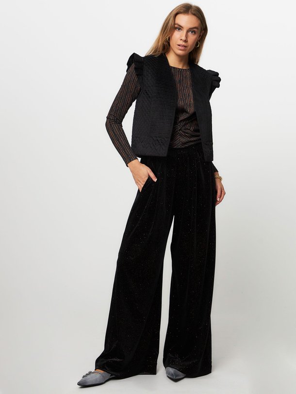 Ontdek de Chaggy geweven velourse wide broek met print van Sessun in de kleur zwart bij Orangebag. Op werkdagen voor 21:45 besteld, morgen in huis.