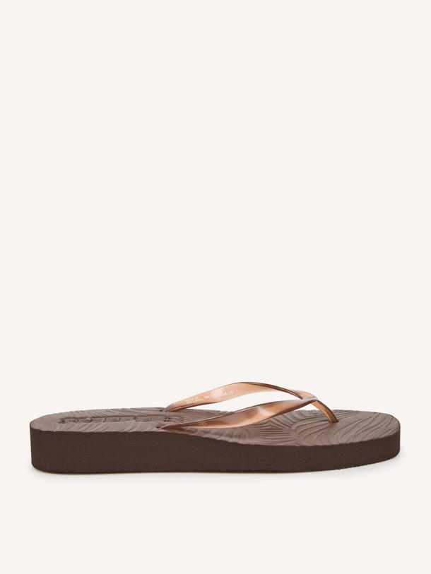 Ontdek de TAPERED PLATFORM van Sleepers bij Orangebag. Op werkdagen voor 21:45 besteld, morgen in huis.