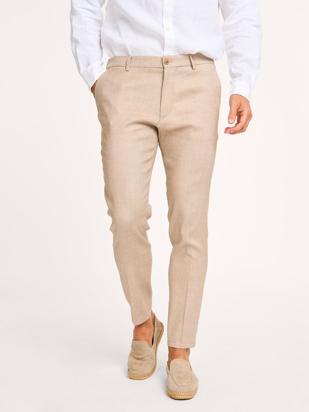 Ontdek de Ajend linnenmix pantalon van Drykorn in de kleur bruin bij Orangebag. Op werkdagen voor 21:45 besteld, morgen in huis.