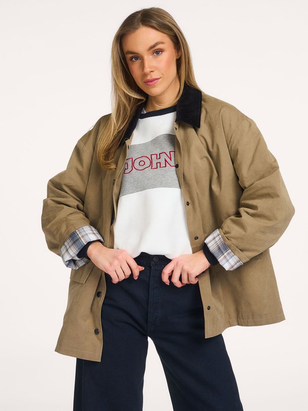 Ontdek de Donnie katoenmix jack van Johny in de kleur Beige bij Orangebag. Op werkdagen voor 21:45 besteld, morgen in huis.