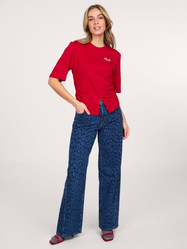 Ontdek de Nicocette high waist wide leg leopard jeans van Baum und Pferdgarten in de kleur blauw bij Orangebag. Op werkdagen voor 21:45 besteld, morgen in huis.