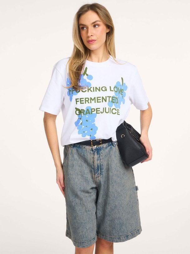 Ontdek de Haiden katoenen T-shirt met print van Nathalie Vleeschouwer in de kleur Wit bij Orangebag. Op werkdagen voor 21:45 besteld, morgen in huis.