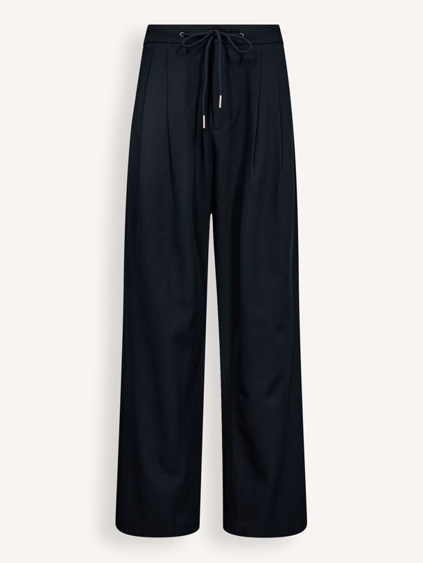 Ontdek de Michelle geweven pantalon van Haute L'Amitié in de kleur Donkerblauw bij Orangebag. Op werkdagen voor 21:45 besteld, morgen in huis.