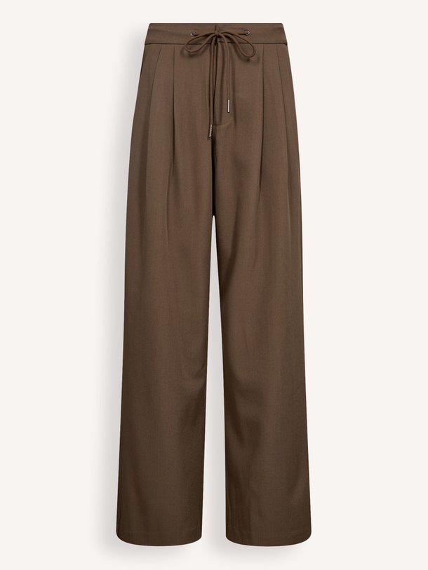 Ontdek de Michelle geweven pantalon van Haute L'Amitié in de kleur Bruin bij Orangebag. Op werkdagen voor 21:45 besteld, morgen in huis.