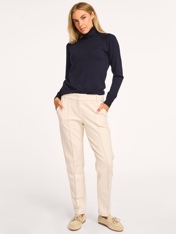 Ontdek de Como viscosemix stretch pantalon van Summum in de kleur ecru bij Orangebag. Op werkdagen voor 21:45 besteld, morgen in huis.