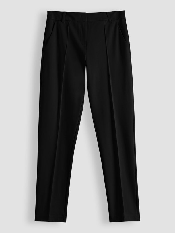 Ontdek de Como viscosemix stretch pantalon van Summum in de kleur zwart bij Orangebag. Op werkdagen voor 21:45 besteld, morgen in huis.