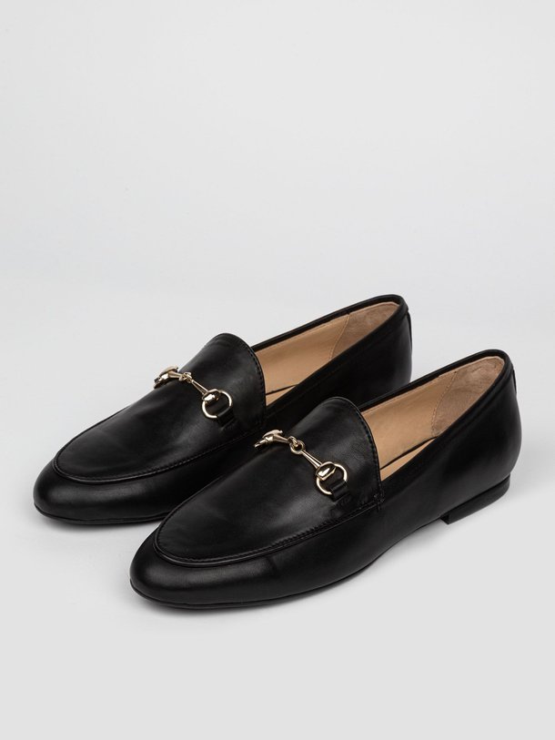 Ontdek de Che lederen loafers van Brown Dot. in de kleur zwart bij Orangebag. Op werkdagen voor 21:45 besteld, morgen in huis.