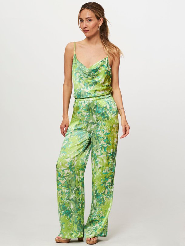 Ontdek de Furia viscose palazzo met print van Gestuz in de kleur groen bij Orangebag. Op werkdagen voor 21:45 besteld, morgen in huis.