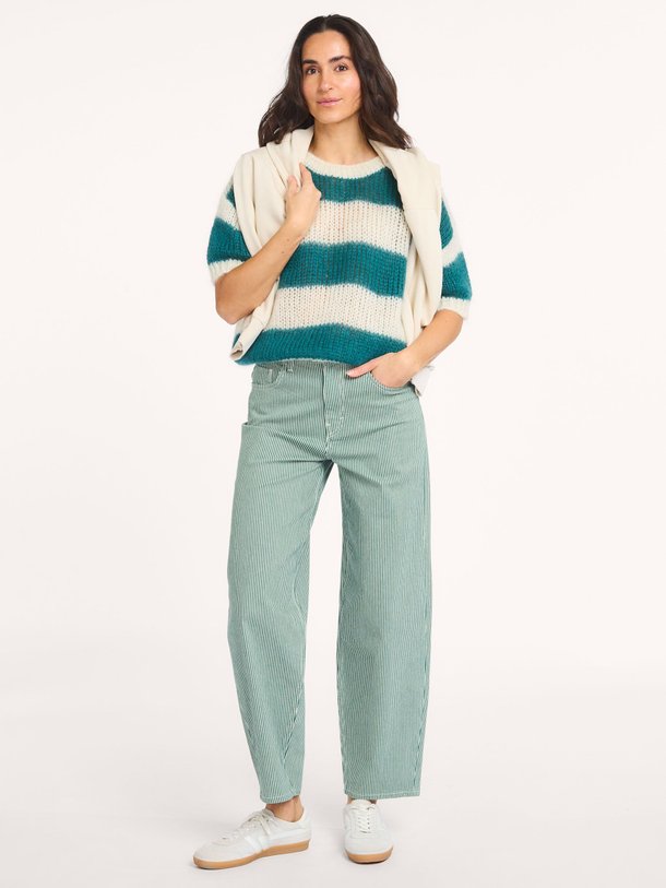 Ontdek de Nino mohairmix gestreepte trui van By-Bar in de kleur Groen bij Orangebag. Op werkdagen voor 21:45 besteld, morgen in huis.
