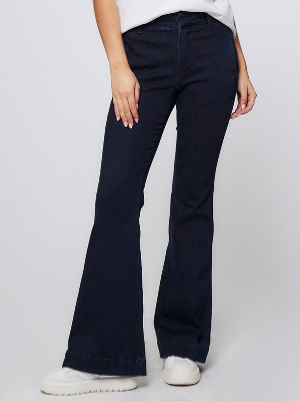 Ontdek de Ayo high waist bootcut stretch jeans van My Essential Wardrobe in de kleur donkerblauw bij Orangebag. Op werkdagen voor 21:45 besteld, morgen in huis.