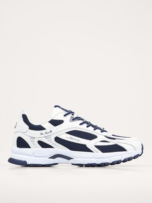 Ontdek de The Re-Run mesh sneakers van Mercer Amsterdam in de kleur donkerblauw bij Orangebag. Op werkdagen voor 21:45 besteld, morgen in huis.