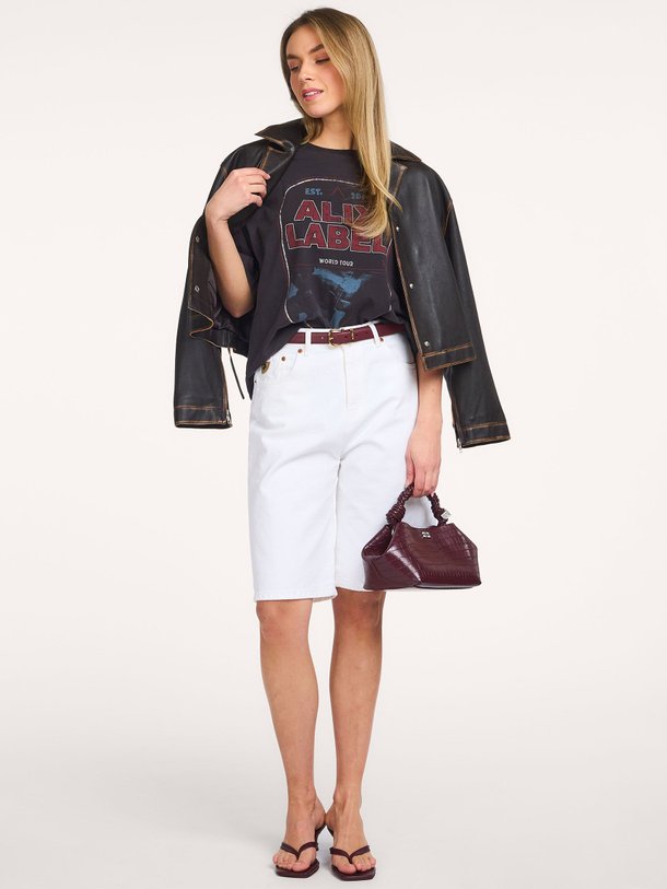 Ontdek de Katoenen T-shirt met print van Alix The Label in de kleur Zwart bij Orangebag. Op werkdagen voor 21:45 besteld, morgen in huis.