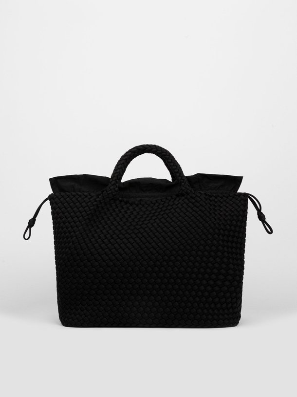 Ontdek de Gevlochten handtas large van Marrea in de kleur zwart bij Orangebag. Op werkdagen voor 21:45 besteld, morgen in huis.