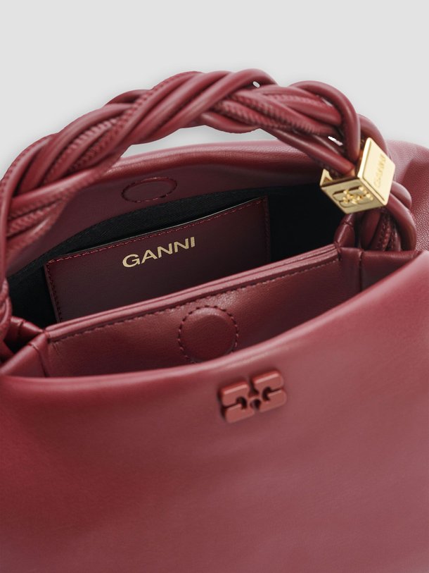 Ontdek de Bou crossbody bag van Ganni in de kleur bordeauxrood bij Orangebag. Op werkdagen voor 21:45 besteld, morgen in huis.