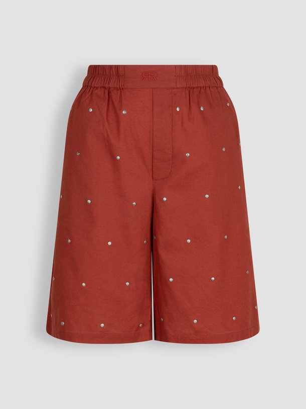 Ontdek de Barth katoenen short met studs van Roseanna in de kleur steenrood bij Orangebag. Op werkdagen voor 21:45 besteld, morgen in huis.