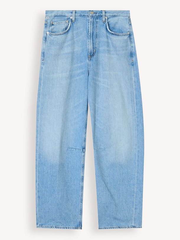 Ontdek de Miro mid waist barrel fit non-stretch jeans van Citizens of Humanity in de kleur Blauw bij Orangebag. Op werkdagen voor 21:45 besteld, morgen in huis.