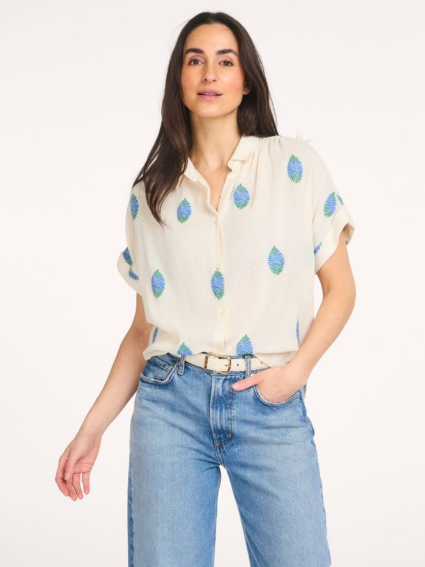 Ontdek de Louisa katoenmix blouse met borduursel van Sacrécoeur in de kleur Off-white bij Orangebag. Op werkdagen voor 21:45 besteld, morgen in huis.