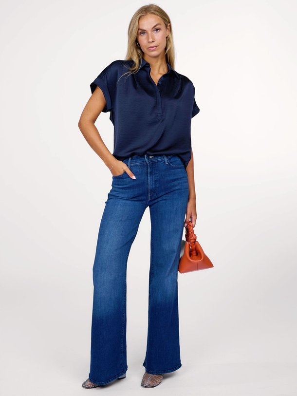 Ontdek de Zelena geweven top van Dante 6 in de kleur donkerblauw bij Orangebag. Op werkdagen voor 21:45 besteld, morgen in huis.