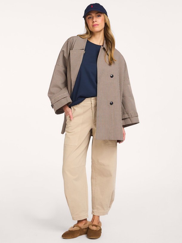 Ontdek de Selina katoenen oversized geruite mantel van Sofie Schnoor in de kleur Camel bij Orangebag. Op werkdagen voor 21:45 besteld, morgen in huis.