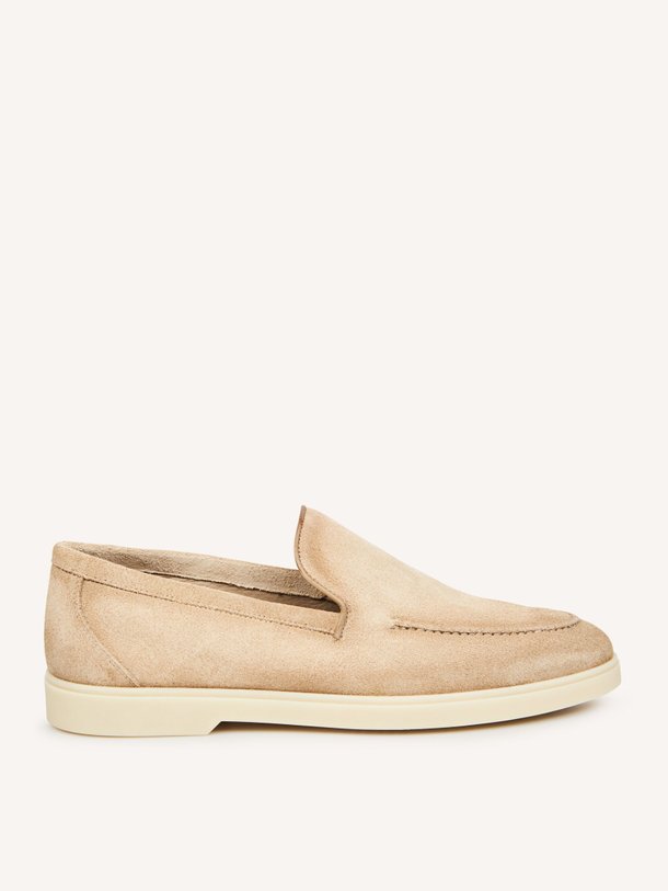 Ontdek de Javea suède instappers van Magnanni in de kleur Beige bij Orangebag. Op werkdagen voor 21:45 besteld, morgen in huis.