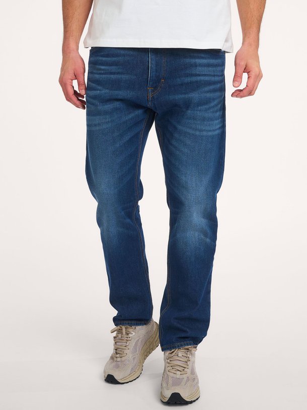 Ontdek de Hight regular waist slim fit jeans van Drykorn in de kleur Donkerblauw bij Orangebag. Op werkdagen voor 21:45 besteld, morgen in huis.