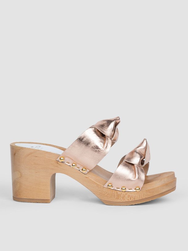 Ontdek de Ynoui lederen metallic muiltjes van Sabot YouYou in de kleur roze bij Orangebag. Op werkdagen voor 21:45 besteld, morgen in huis.