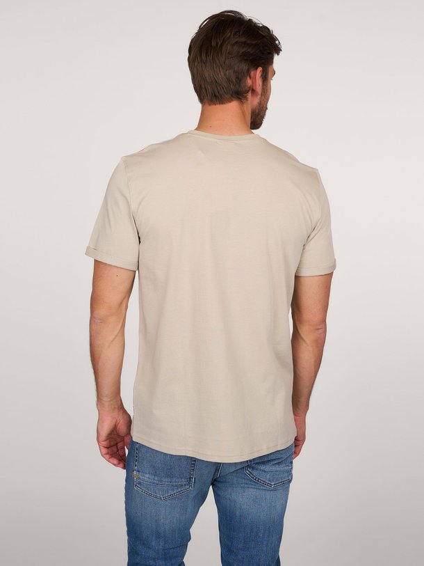 Ontdek de Nørregaard organic cotton T-shirt van Les Deux in de kleur zand bij Orangebag. Op werkdagen voor 21:45 besteld, morgen in huis.