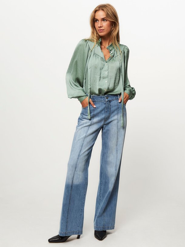 Ontdek de Jett high waist loose fit jeans van Alchemist in de kleur blauw bij Orangebag. Op werkdagen voor 21:45 besteld, morgen in huis.