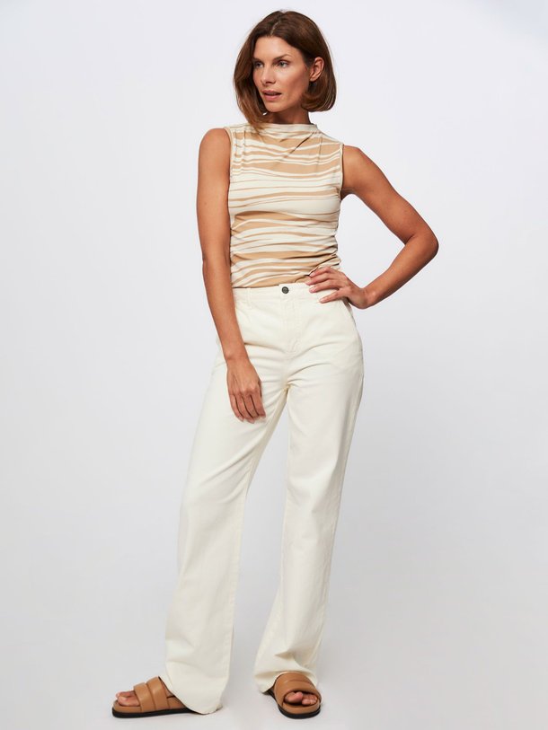 Ontdek de High waist straight fit jeans van Yaya in de kleur ecru bij Orangebag. Op werkdagen voor 21:45 besteld, morgen in huis.