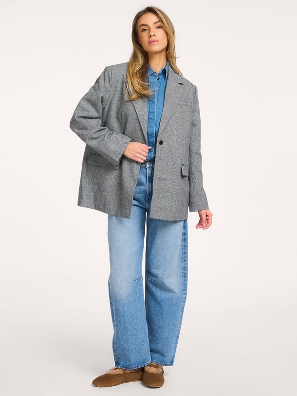 Ontdek de Simon wolmix blazer van Modstrom in de kleur Grijs bij Orangebag. Op werkdagen voor 21:45 besteld, morgen in huis.