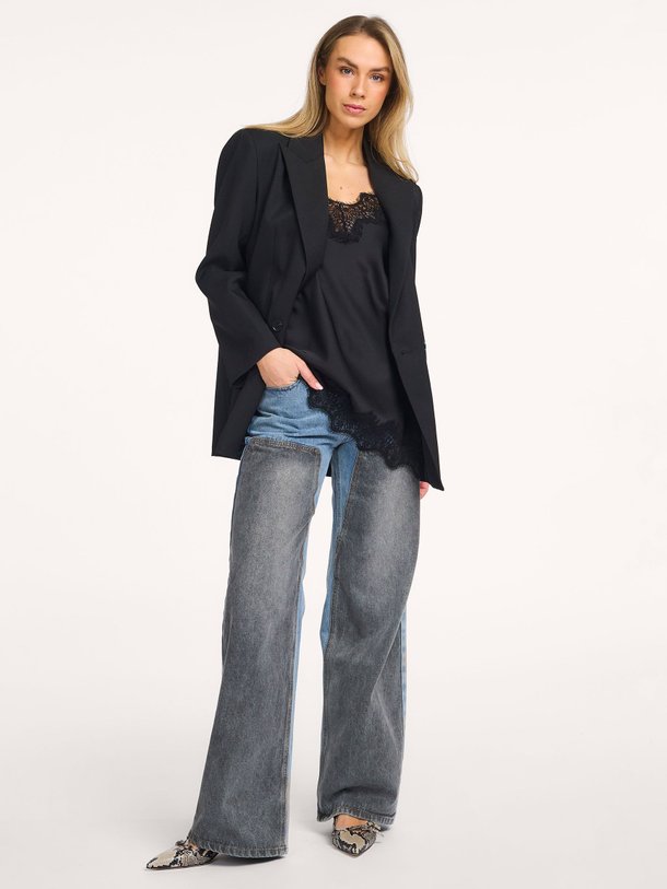 Ontdek de High waist loose fit patchwork jeans van Haute L'Amitié in de kleur Lichtblauw bij Orangebag. Op werkdagen voor 21:45 besteld, morgen in huis.