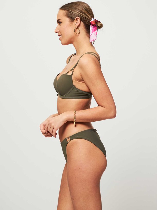 Ontdek de Beach Escape push up bikinitop van Aubade in de kleur kaki bij Orangebag. Op werkdagen voor 21:45 besteld, morgen in huis.