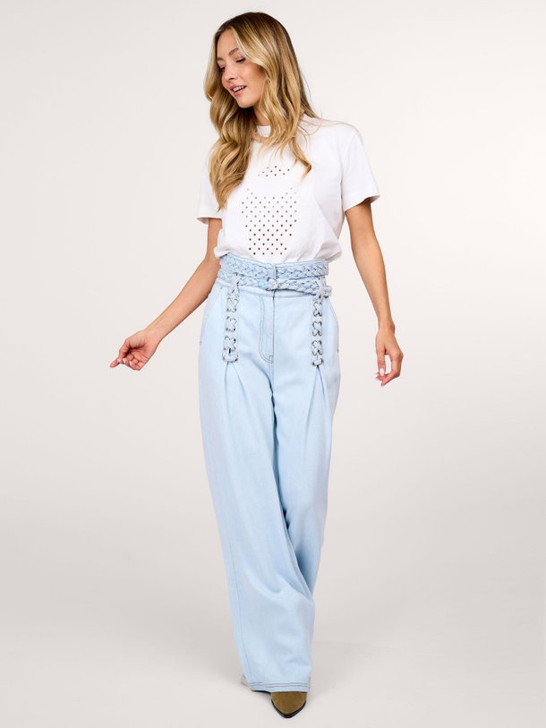 Ontdek de Fadumo high waist loose fit non-stretch jeans van Munthe in de kleur lichtblauw bij Orangebag. Op werkdagen voor 21:45 besteld, morgen in huis.