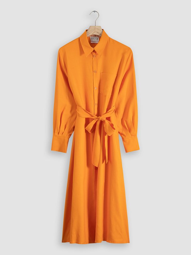 Ontdek de Viscose doorknoopjurk met structuur van forte_forte in de kleur oranje bij Orangebag. Op werkdagen voor 21:45 besteld, morgen in huis.
