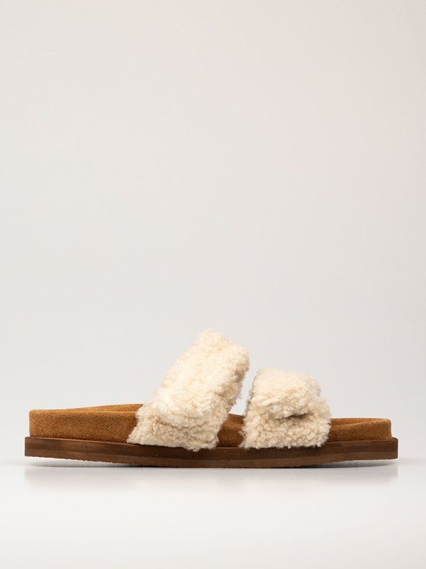 Ontdek de Boston teddy slippers van Silver Grace in de kleur ecru bij Orangebag. Op werkdagen voor 21:45 besteld, morgen in huis.