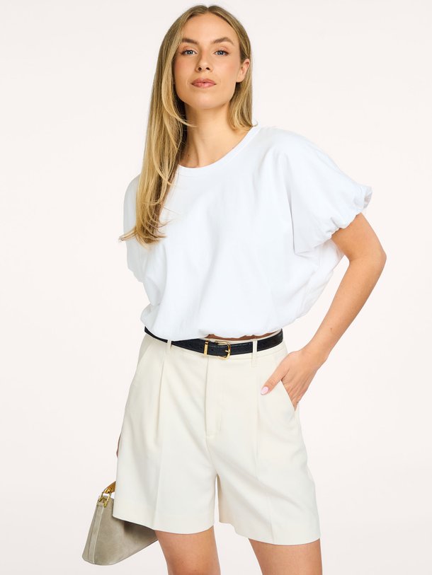Copenhagen Muse Tailor - Viscosemix Short - Ecru Ontdek de Tailor viscosemix short van Copenhagen Muse in de kleur ecru bij Orangebag. Op werkdagen voor 21:45 besteld, morgen in huis.