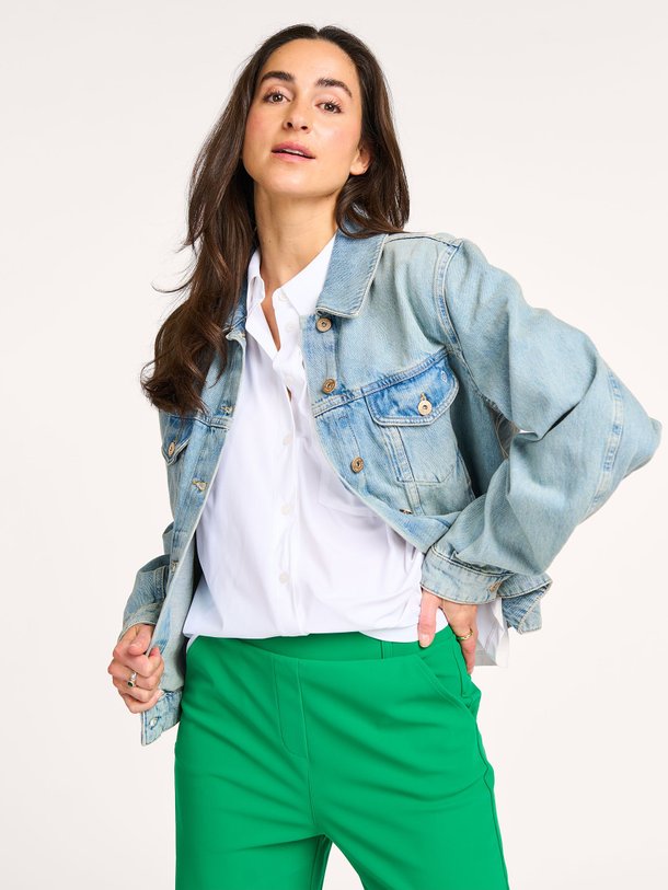 Ontdek de Imre denim jack van Studio Anneloes in de kleur blauw bij Orangebag. Op werkdagen voor 21:45 besteld, morgen in huis.