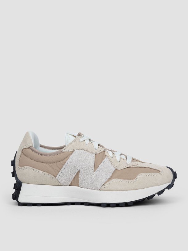 Ontdek de WS327 suède sneakers van New Balance in de kleur zand bij Orangebag. Op werkdagen voor 21:45 besteld, morgen in huis.