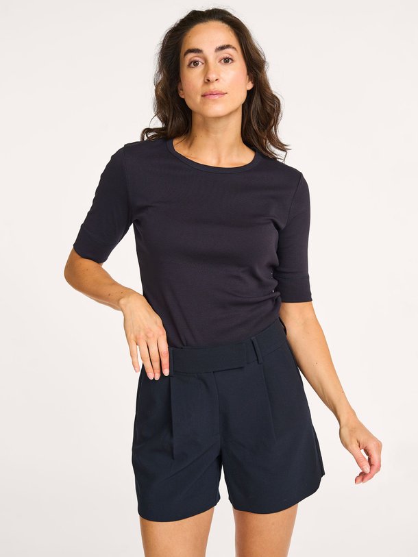 Ontdek de Granny organic cotton T-shirt van Co'Couture in de kleur donkerblauw bij Orangebag. Op werkdagen voor 21:45 besteld, morgen in huis.