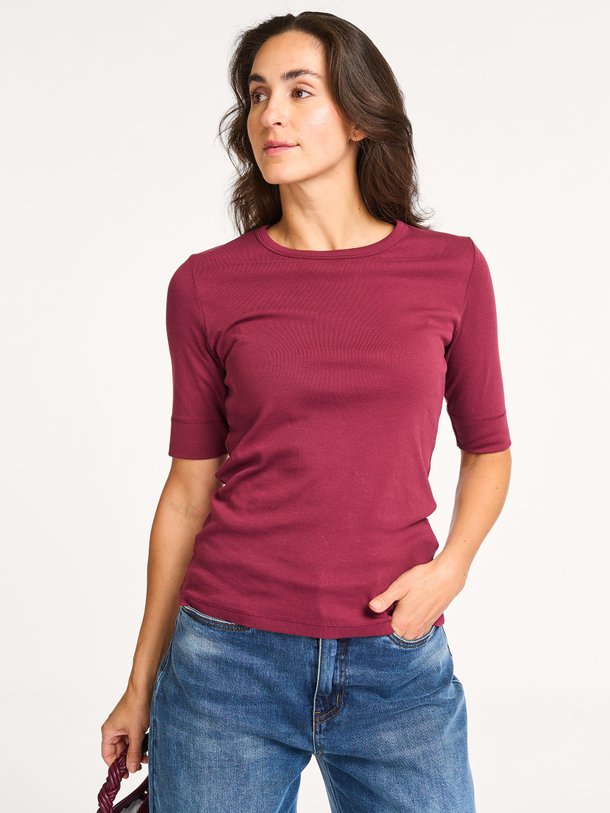 Ontdek de Granny organic cotton T-shirt van Co'Couture in de kleur bordeauxrood bij Orangebag. Op werkdagen voor 21:45 besteld, morgen in huis.