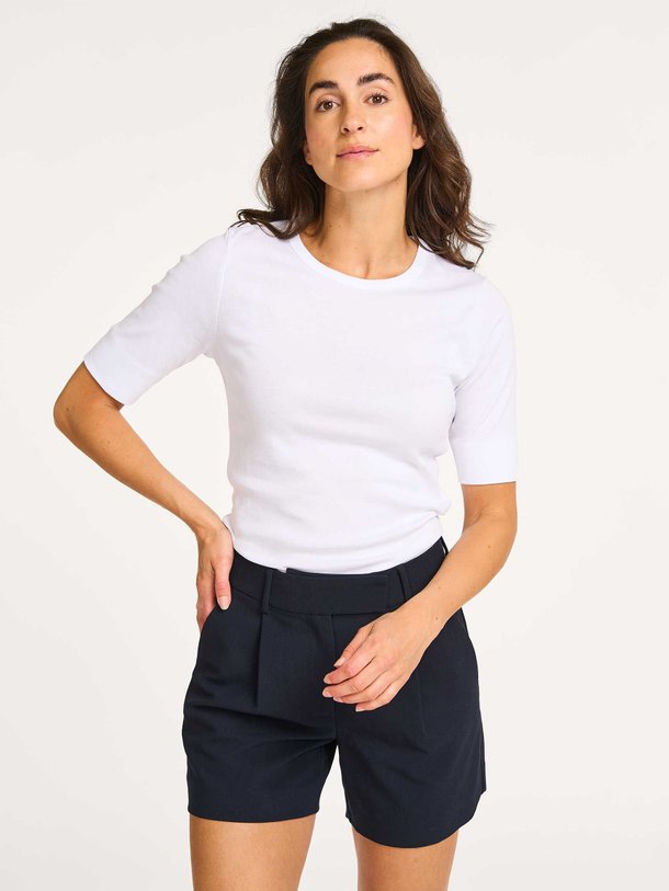 Ontdek de Granny organic cotton T-shirt van Co'Couture in de kleur wit bij Orangebag. Op werkdagen voor 21:45 besteld, morgen in huis.