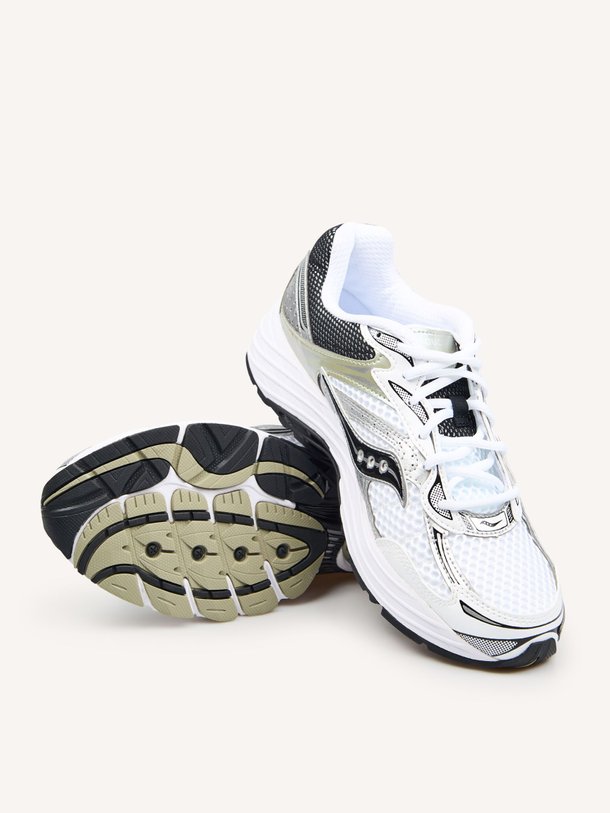 Ontdek de Progrid Omni 9 mesh sneakers van Saucony in de kleur Wit bij Orangebag. Op werkdagen voor 21:45 besteld, morgen in huis.