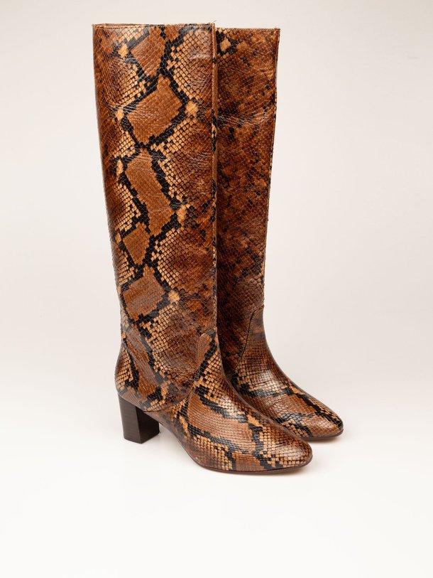 Anonymous Copenhagen Henriette - Lederen Hoge Laarzen Met Snake Dessin - Bruin Ontdek de Henriette lederen hoge laarzen met snake dessin van Anonymous Copenhagen in de kleur bruin bij Orangebag. Op werkdagen voor 21:45 besteld, morgen in huis.