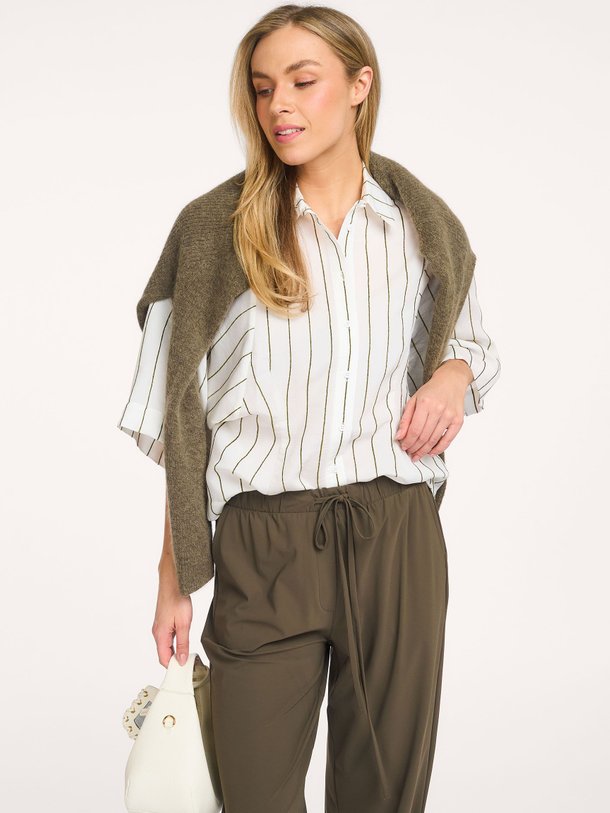 Ontdek de Fabienne modalmix gestreepte blouse van Studio Anneloes in de kleur Off-white bij Orangebag. Op werkdagen voor 21:45 besteld, morgen in huis.