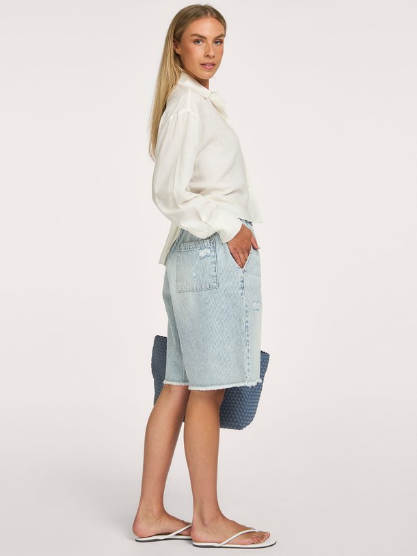 Sea Me Happy Peyton Shorts Washed Denim Striped Ontdek de Peyton Shorts Washed Denim Striped van Sea Me Happy bij Orangebag. Op werkdagen voor 21:45 besteld, morgen in huis.